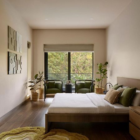 Reflection House By Stayvista With Pool, Terrace Bar, Indoor Games & Exquisite Interiors In A Nutshell Алибаг Екстериор снимка