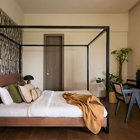 Reflection House By Stayvista With Pool, Terrace Bar, Indoor Games & Exquisite Interiors In A Nutshell Алибаг Екстериор снимка