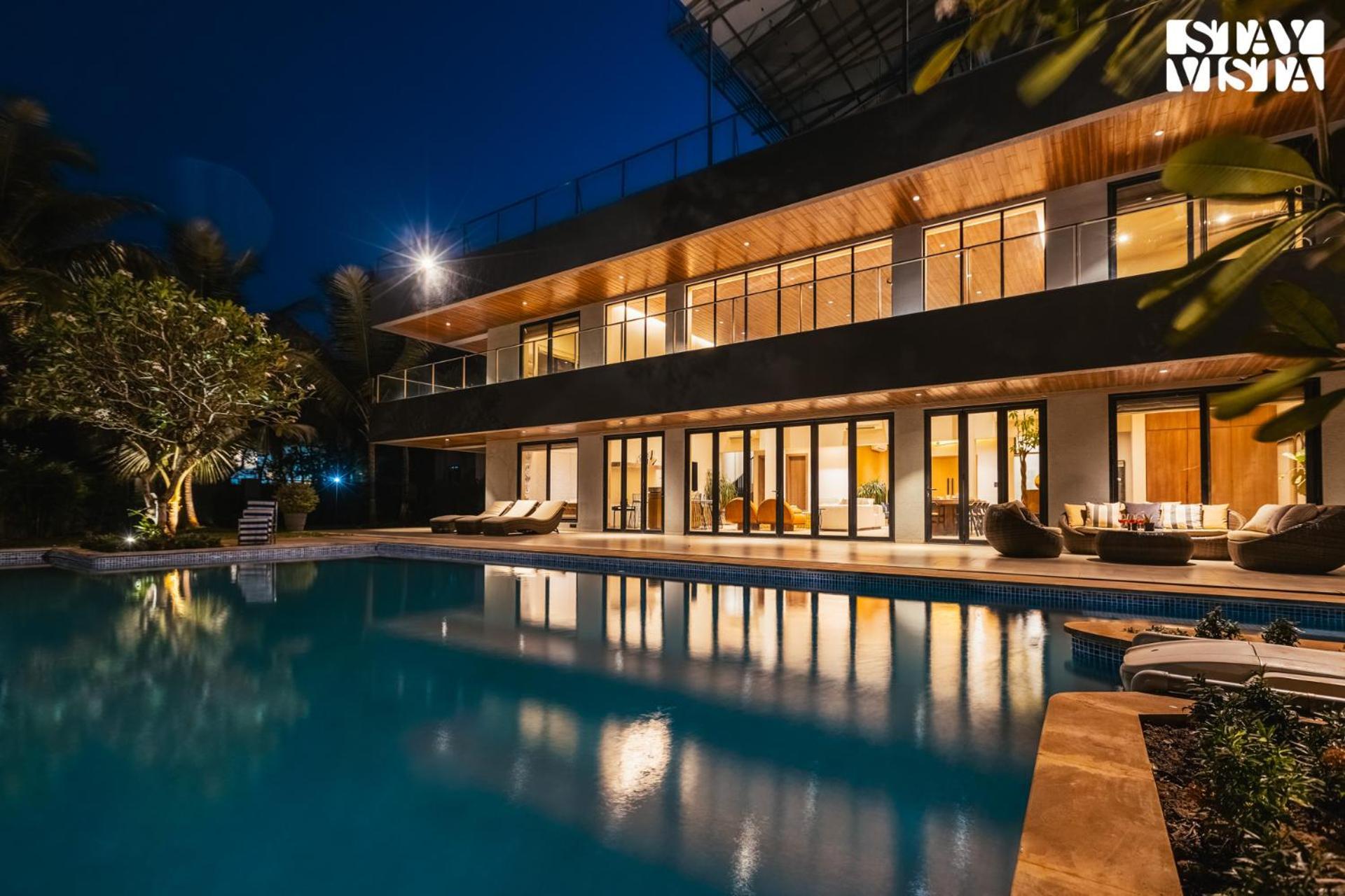 Reflection House By Stayvista With Pool, Terrace Bar, Indoor Games & Exquisite Interiors In A Nutshell Алибаг Екстериор снимка